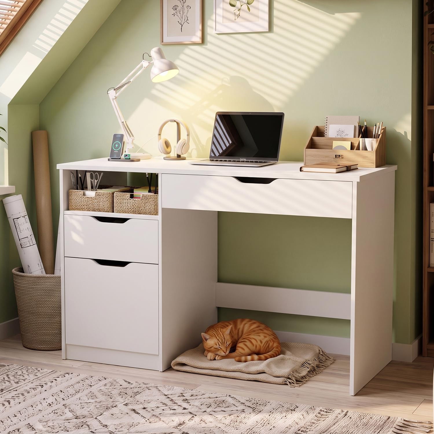 Bureau avec Multiprise, 3 Tiroirs 107 cm, Bureau Enfant avec Rangement