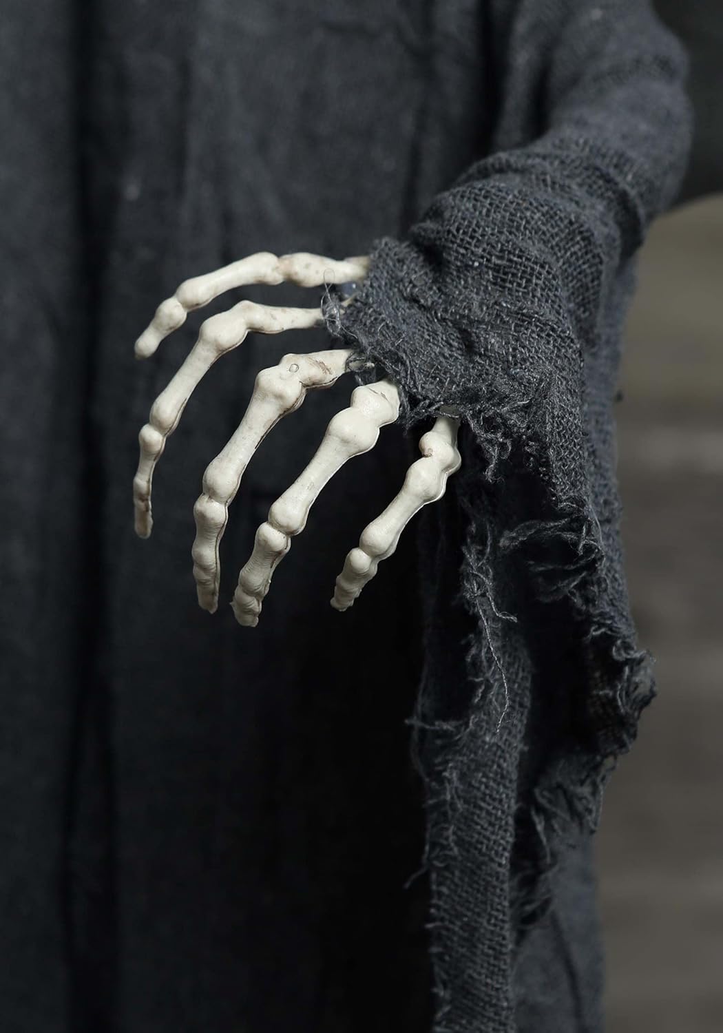 Fun Costumes Animated Hanging Grim Reaper Halloween Outdoor & Indoor Decoration, Flying Wings Battery Operated Light-Up Eyes Black Decor Standard