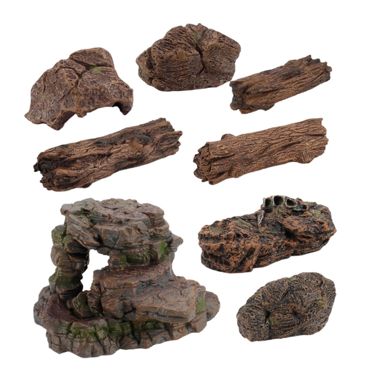 Scène miniature souches et pierres pour décorer un jardin miniature ou un terrarium