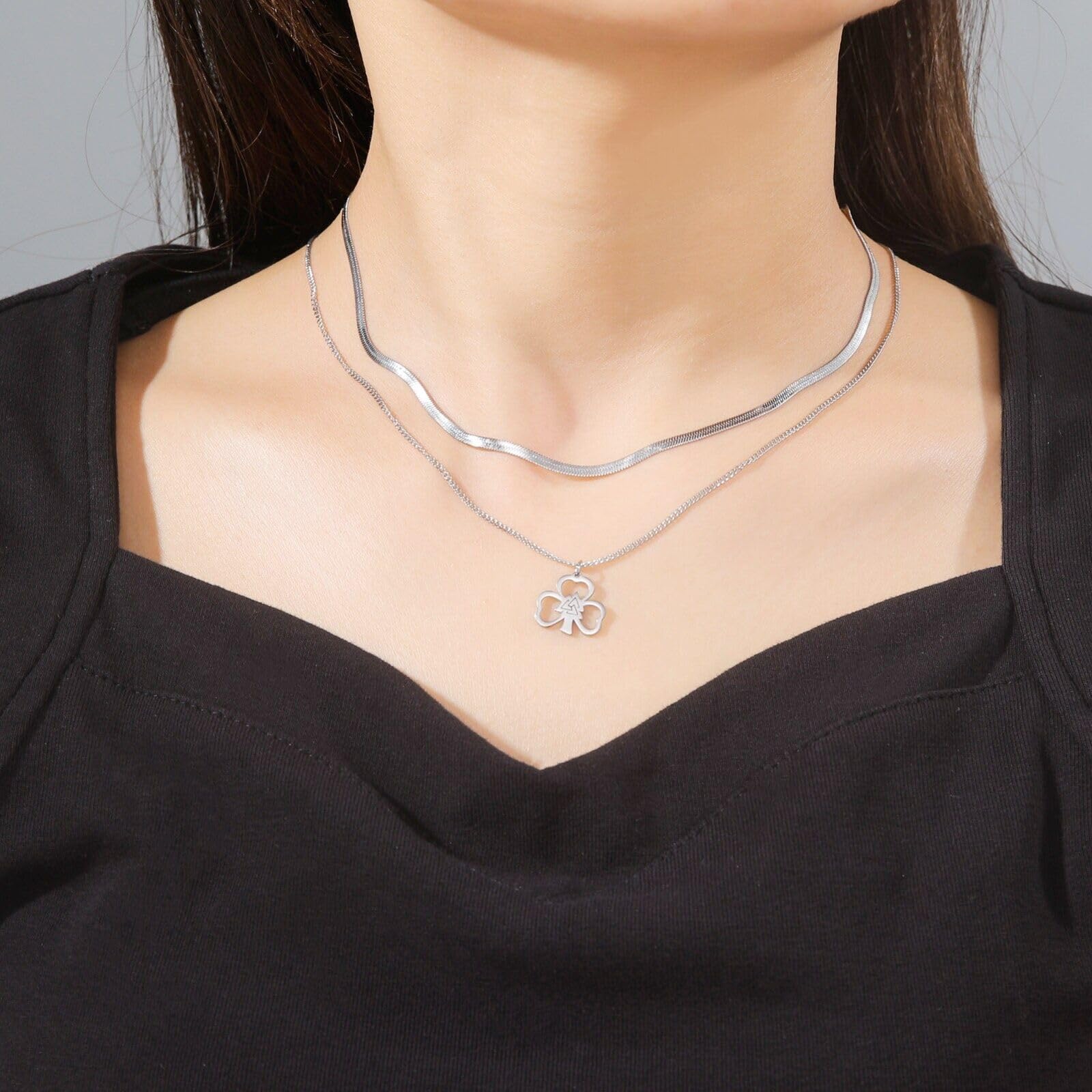 Sexy Outfit HHRLCH 925 Sterling Silber minimalistische vierblättrige Kleeblatt-Halskette für Frauen und Mädchen, einfacher Kleeblatt-Anhänger – 4-blättriges Kleeblatt-Halskette, Alhambra-Halskette,