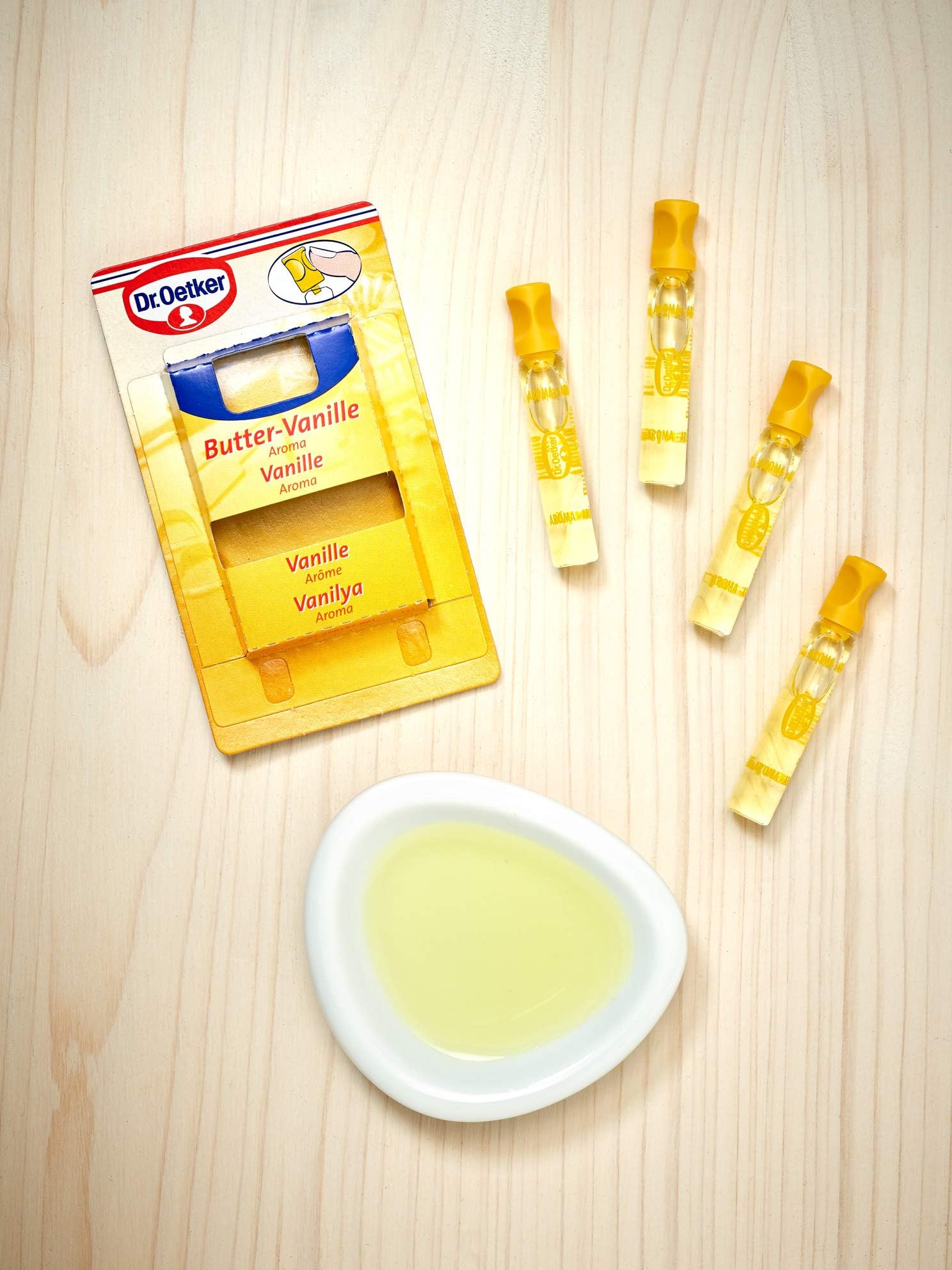Dr. Oetker Butter-Vanille Aroma, 22er Pack flüssige Aromatropfen mit Butter-Vanille-Geschmack in wiederverschließbaren Backaroma-Röhrchen, 22 x 4 Vanille-Aroma