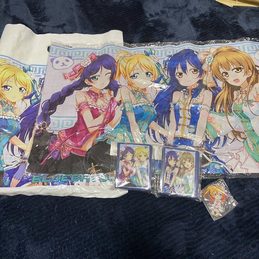 ラブライブ　プレイマット　キャラクタースリーブ Amazon.co.jp: コミケ限定 ラブライブ スリーブ プレイマット アクキー