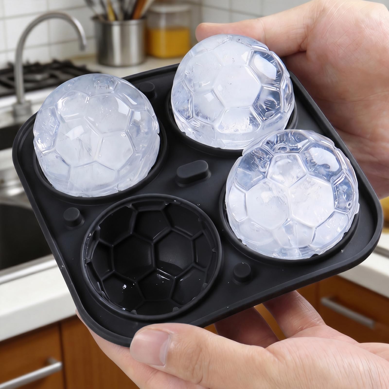 Fußballformen Eiswürfelform Silikon mit Deckel 4 Mulden Große Eiskugeln für Cocktails und Getränke
