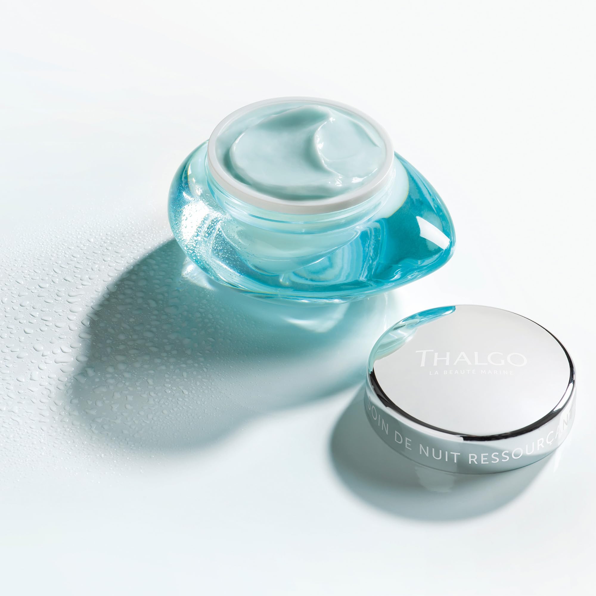 THALGO Revitalisierende Nachtcreme 50 ml – Feuchtigkeitsspendende Nachtpflege mit Hyaluronsäure & Meerwasser-Konzentrat – Regenerierende Pflege für normale bis trockene Haut