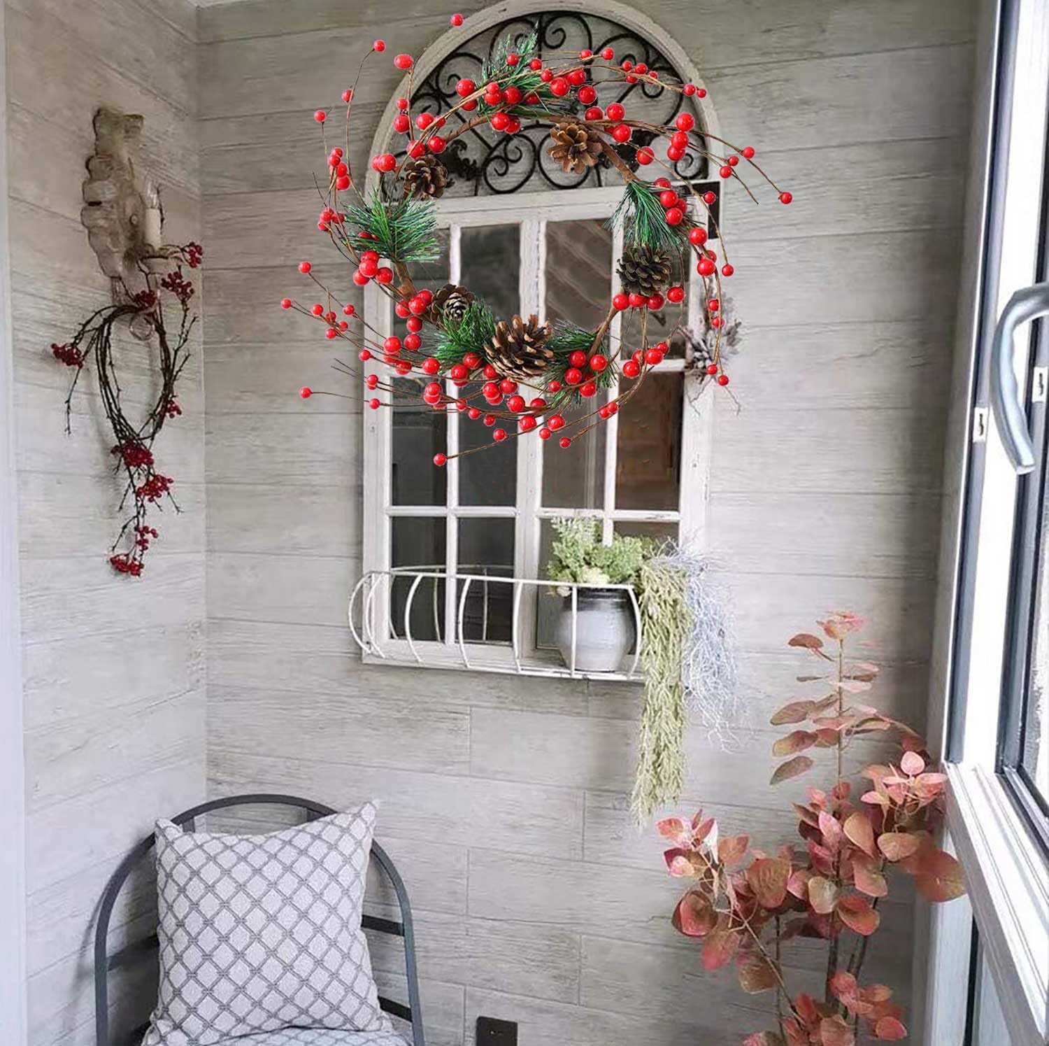 Künstlicher Weihnachtskranz, 30,5 cm, 2 Stück, handgefertigt, Rattan, kleine Weihnachtstür, zum Aufhängen mit roten Beeren, Tannenzapfen für drinnen und draußen, DIY-Weihnachtsdekoration, Wand,