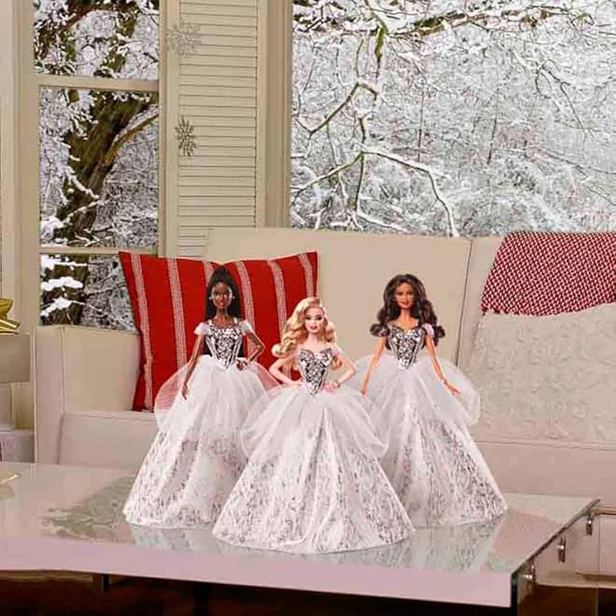 Amazon.co.jp: バービー(Barbie) ホリデーバービー 2021 GXL18 : おもちゃ