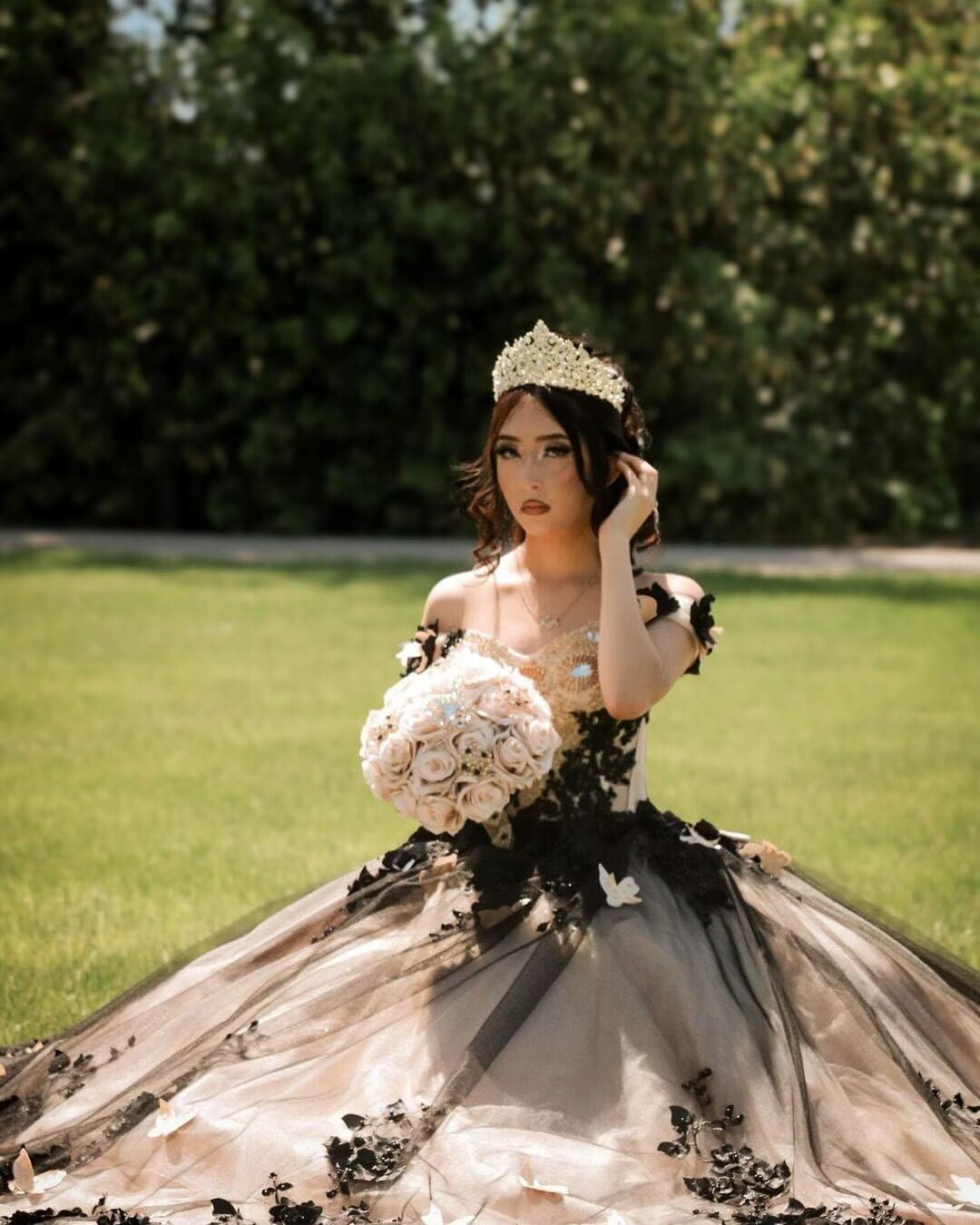 Tulle Quinceanera Dresses with Black Appliques Floral Beaded Sweet 16 Dresses Off Shoulder Party Gown AQ101