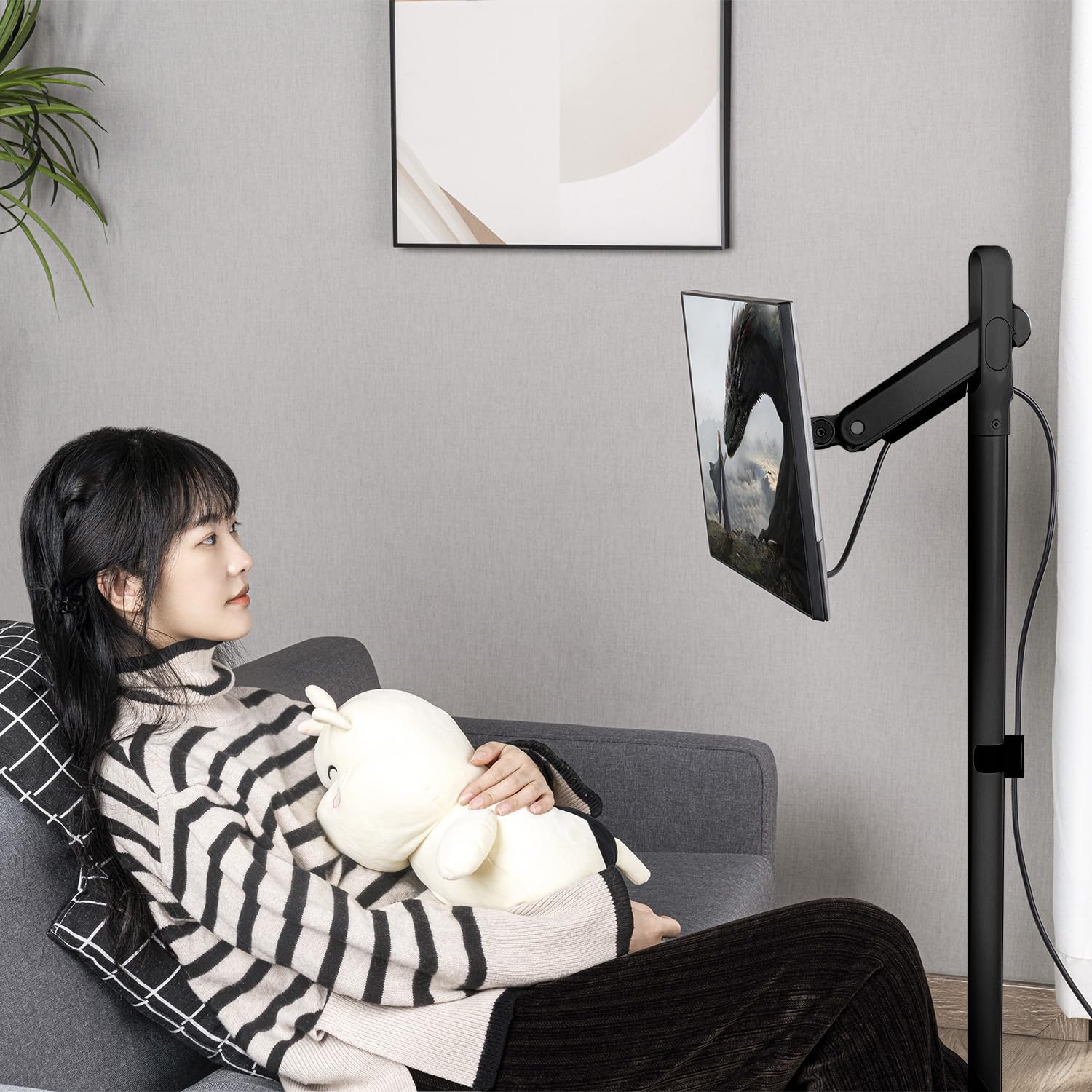 Maclean Supporto da Pavimento mobile per monitor/TV, molla a gas, 17"-35", 2-10kg, nero, Porta TV da Terra con Ruote, Carrello Inclinazione MC-970 (Nero)