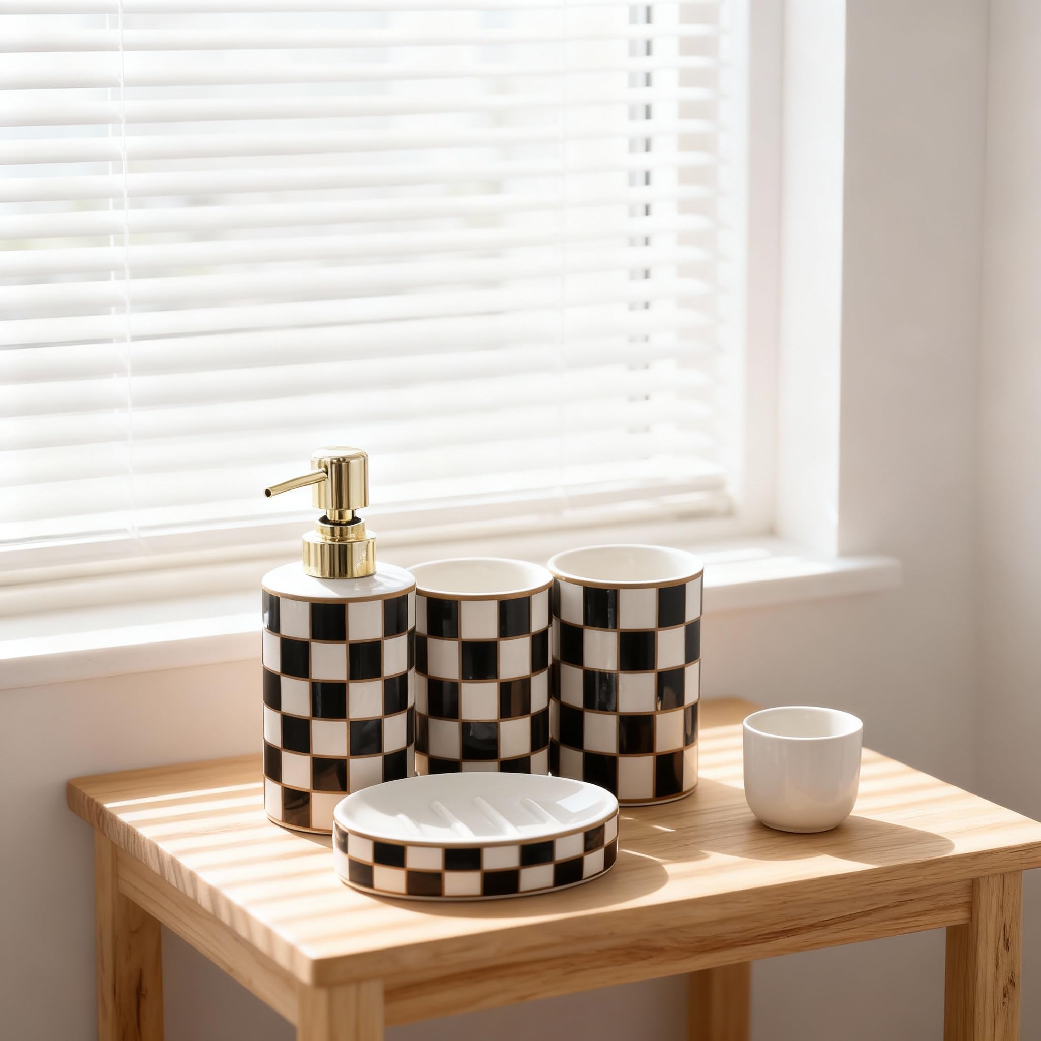 Badezimmer-Zubehör-Set aus Keramik, kariert, 4-teiliges Set mit Seifenspender, Zahnbürstenhalter, Zahnputzbecher, Seifenschale, schwarz-weißes Gitter, moderne Badezimmer-Dekoration für und