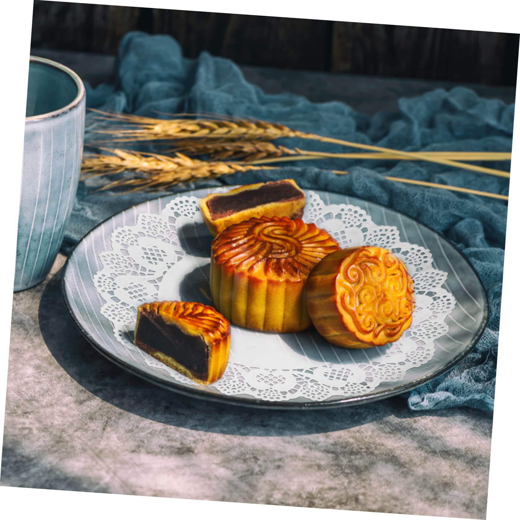 BRIGHTFUFU Non-stick Round Paper Doilies Placemats 100 Pcs for Baking Decorations