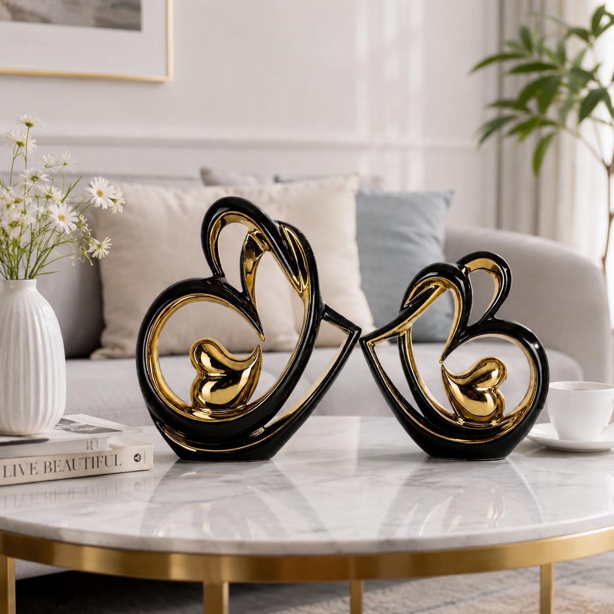 DOVDOV Statue en céramique double cœur noir et or, sculpture d'amour moderne avec design creux abstrait, figurine décorative pour couple, salon, chambre, bureau, mariage