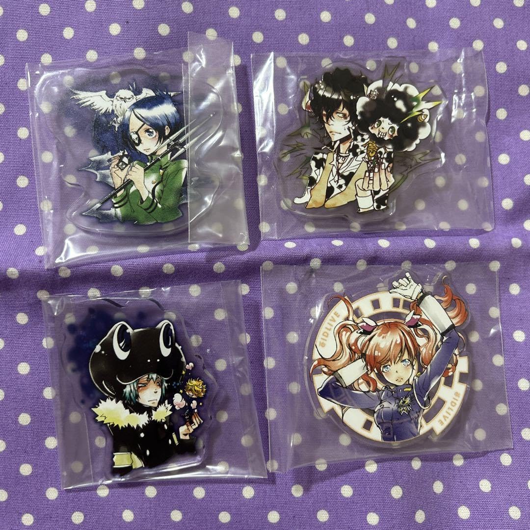 Amazon.co.jp: REBORN リボーン アクリル バッジ 原作絵 グッズ : おもちゃ