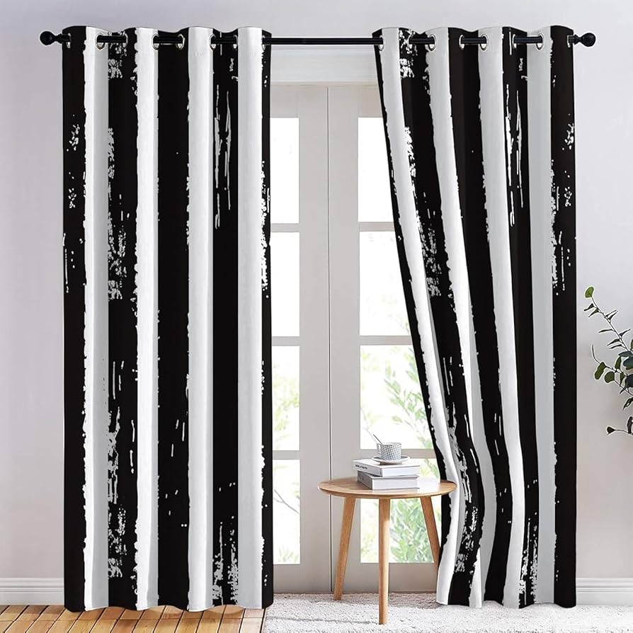 Amazon｜黒と白のストライプ 遮光カーテン 2枚セット 1級遮光