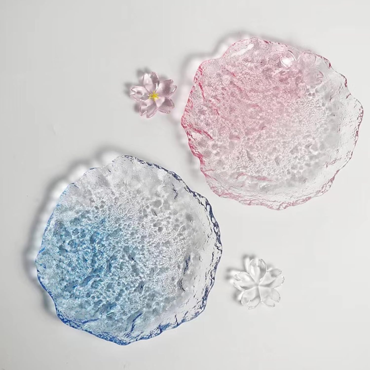 Lead-Free Crystal Glass Irregular Plate Coasters, Gradient Pink, 14.5cm Thickened, Durable, and Elegant, Perfect for Dining Tables, Tea Time, and Coffee Use, Modern Japanese Minimalist Style