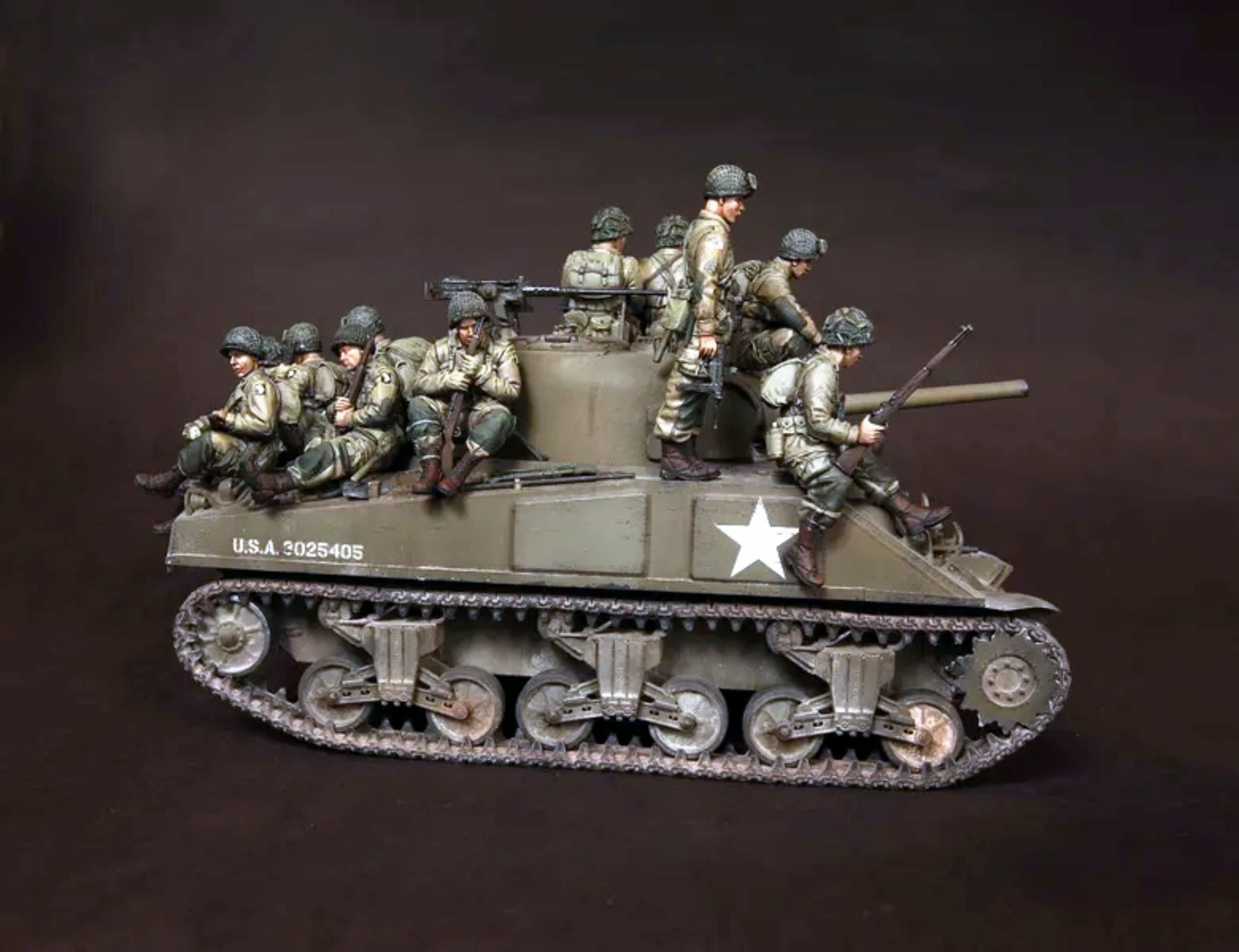 【1/35】 Mod?le de soldat en r?sine WWII Soldat de char d'assaut am?ricain en r?sine (non mont ? et non peint) (14 hommes, pas de char d'assaut) //2po3h