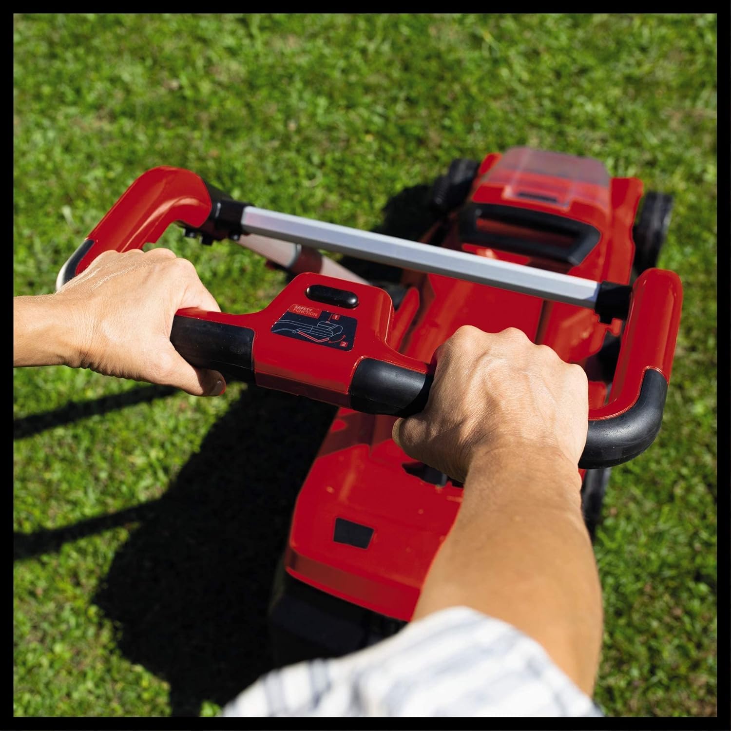 Tondeuse à Gazon sans Fil RASARRO 36/42 Kit PXC Einhell (36 V, Largeur de Coupe 42 cm, Jusqu’à 550 m², Moteur sans Charbon, Fonction Mulching, bac collecteur 50 L, avec 2 Batteries 4,0 Ah + Chargeur)