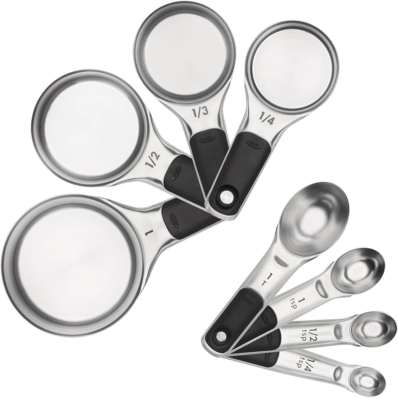 Good Grips Juego de tazas y cucharas medidoras de acero inoxidable, 8 piezas | Asas magnéticas para un fácil almacenamiento anidado, agarre antideslizante, marcas de medición grabadas, herramientas para hornear, medición de líquidos y secos
