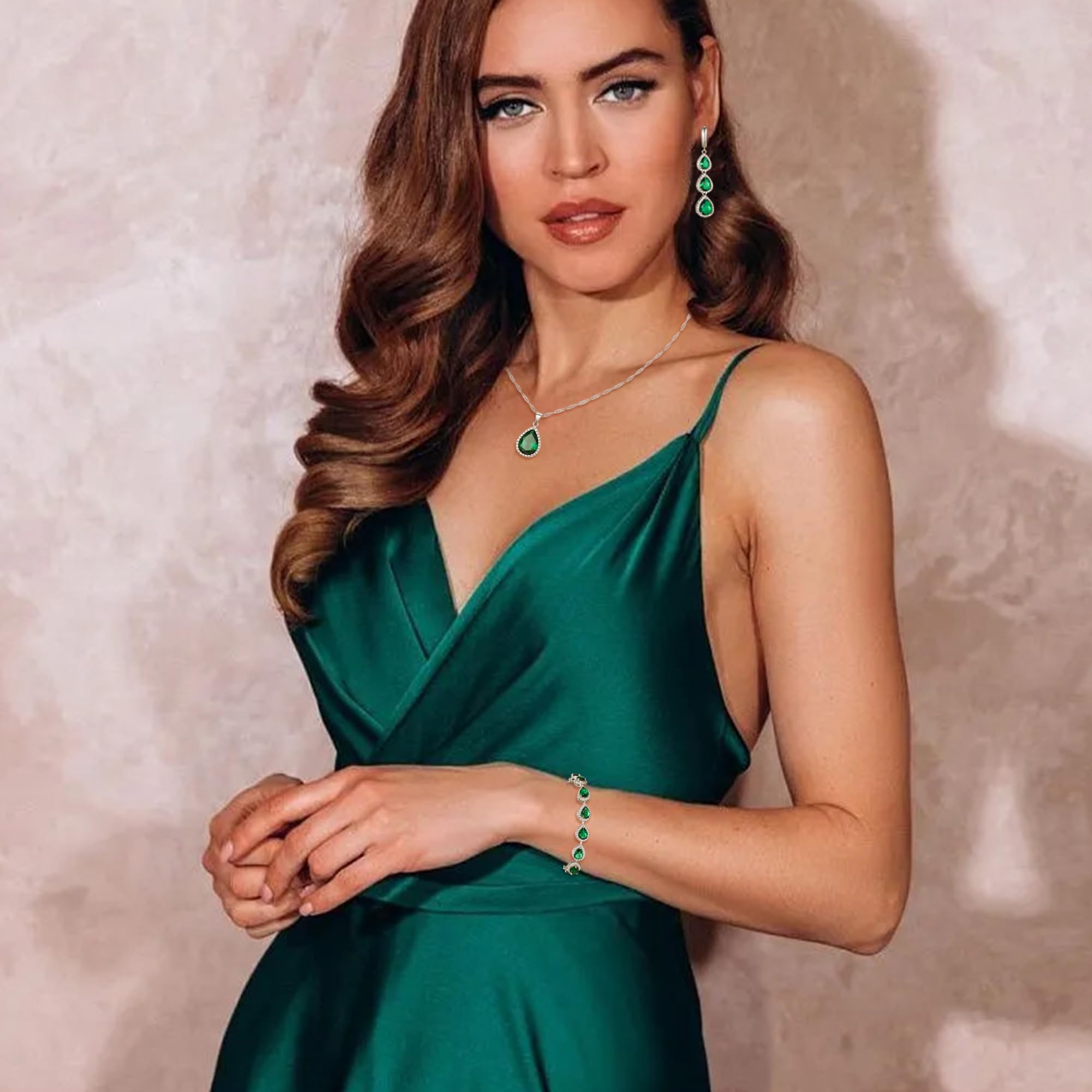 Juegos de Joyas de Mujer Conjunto de Joyería de la Boda para Las Mujeres Chapado en Plata Lágrima Circonita Cúbica Collar Pendientes Colgantes Largos Pulsera de Fiesta