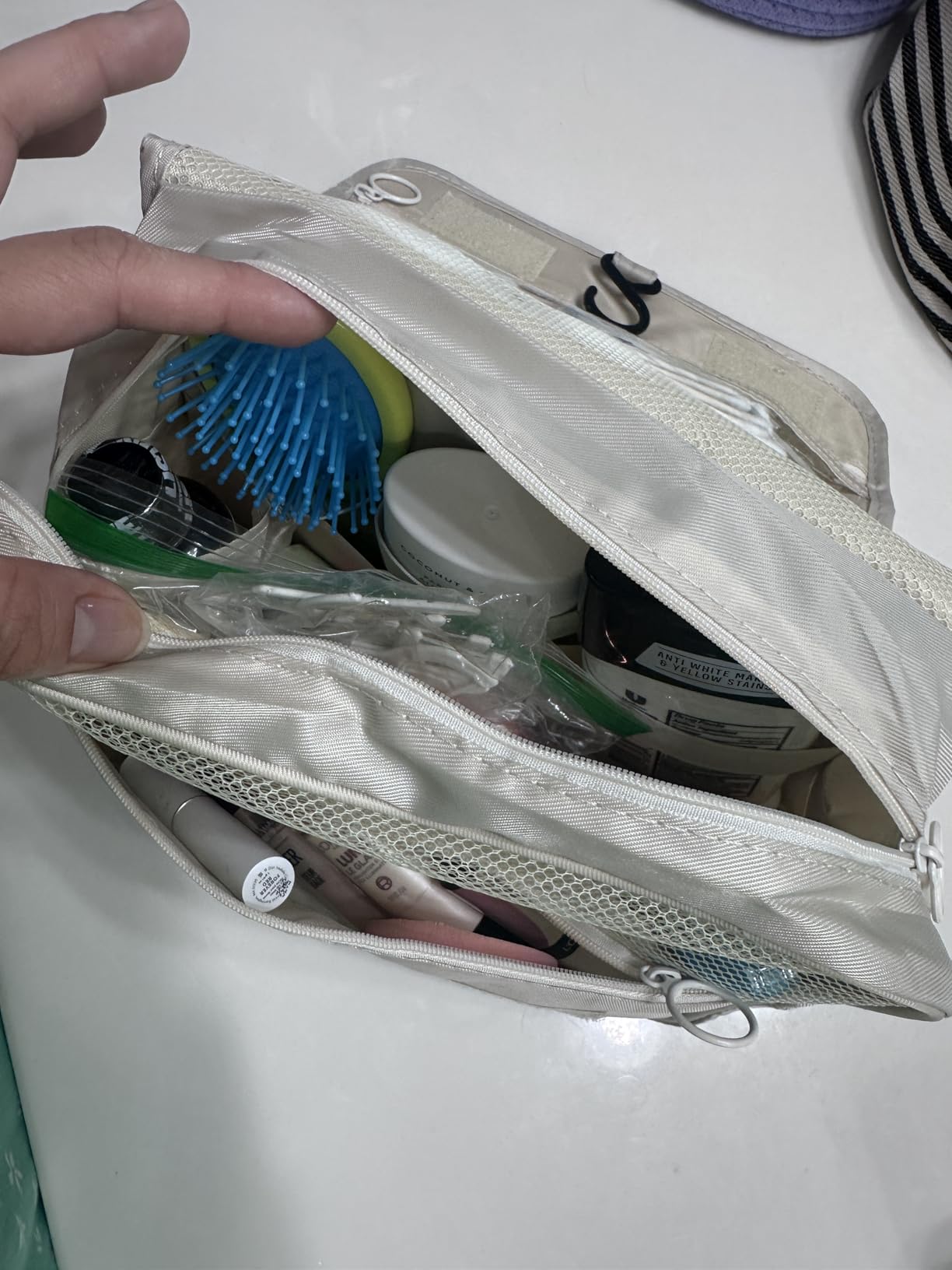 YEMEDA Toiletry Bag Travel Bag with Hanging Hook, Waterproof Shower Bathroom Hanging Toiletry Bag for Men Women,Small Multifunctional Makeup Cosmetic Bag,Portable Toiletries Bag Travel Organizer (Grey) 0.49 lbs