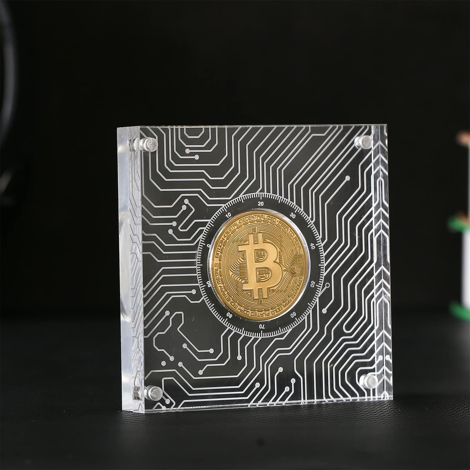 BTC Cryptocurrency Coin In Case Physical Gold-Plated Bitcoin Collectible  Coin – BTC Cryptocurrency Replica In Display Case Gold Coin Currency