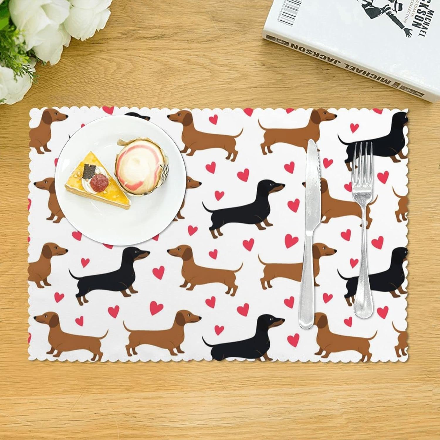 Romantic Dachshunds Placemat (4-Piece Set) Insulated Plate Mat 12x18 for Table and Decoration