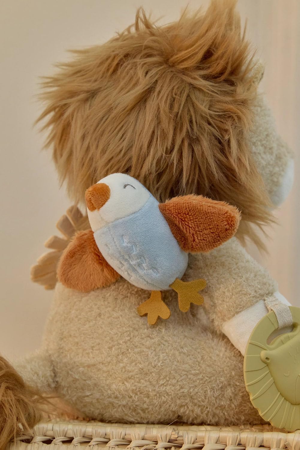 Little Dutch Activity - Peluche per abilità motorie, leone, per bambini dalla nascita, unisex, Safari Friends, giallo, 27 cm