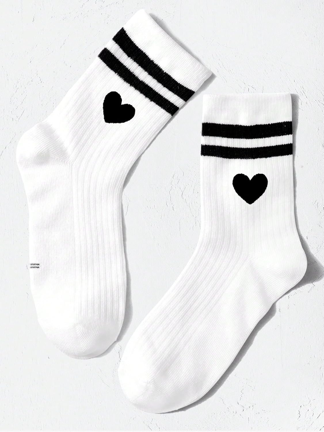 Boy’s Striped Heart Graphic Athletic Socks Casual Crew Socks