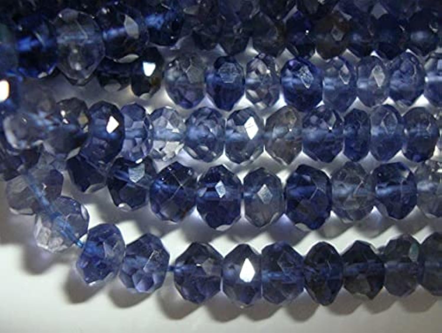 Iolite rondelle facettée 3.5-4mm en fil de 18cm pour création de bijoux uniques