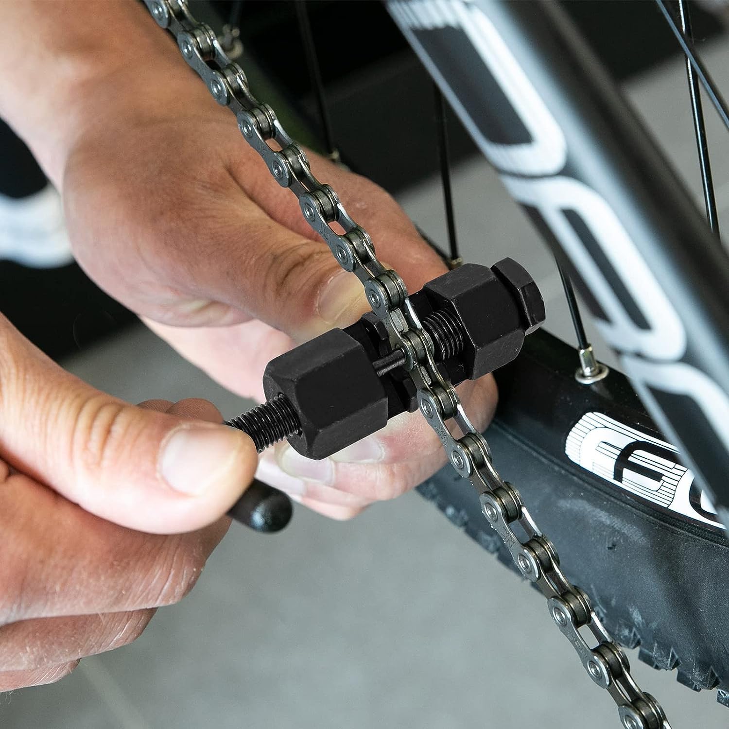 Dérive-Chaîne Vélo FAELNK 6-12 Vitesses - Outil Réparation Chaîne VTT Et Route
