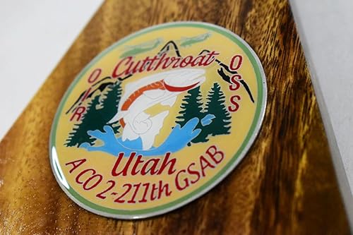 Miniatura 8 de Sikorsky® UH-60 Black Hawk 2-211º Regimiento de Aviación, modelo a escala de caoba de 16"