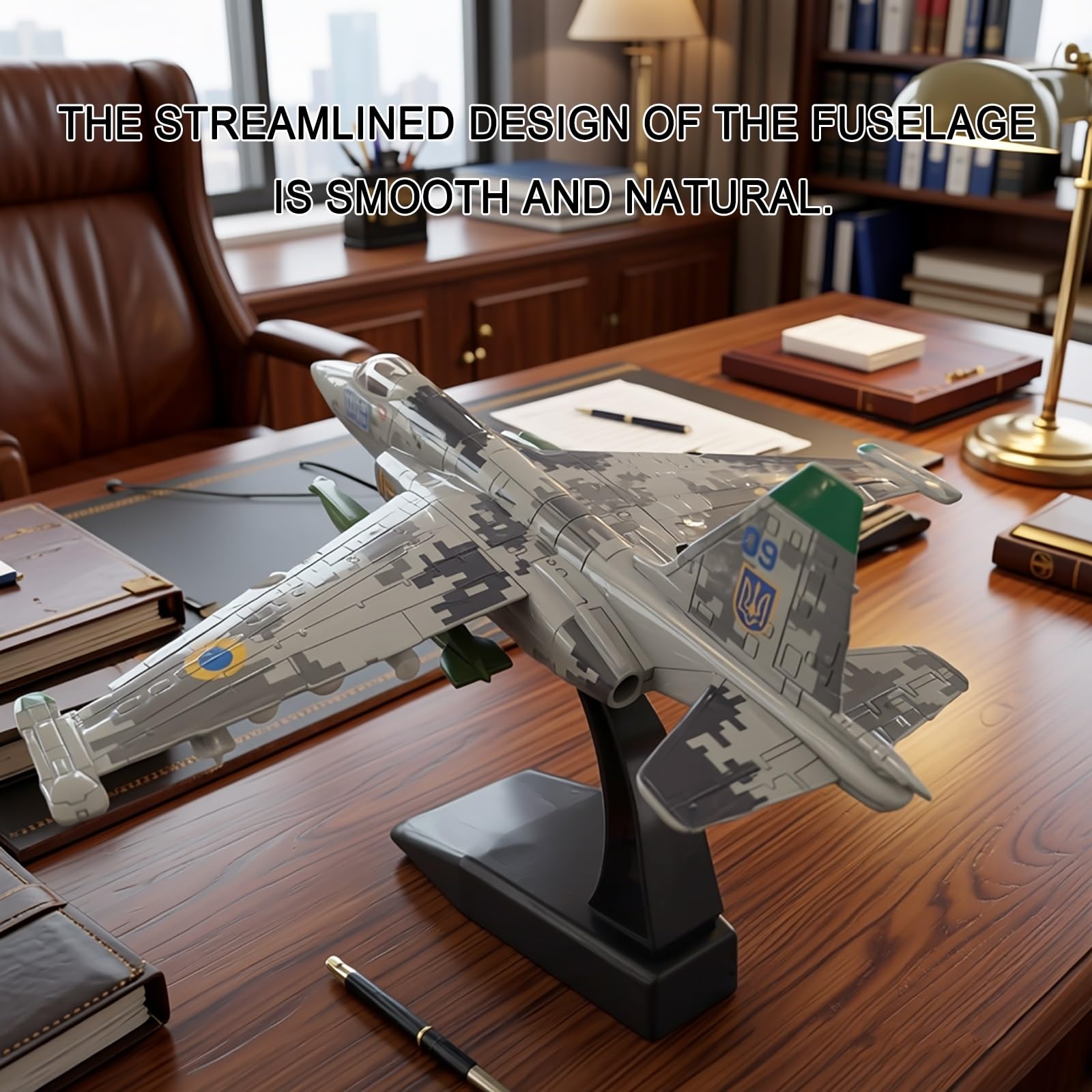 Modello aereo militare preassemblato Su-25 in scala 1:72 con espositore Regalo collezione perfetto for uomini, appassionati aviazione, espositore for decorazioni casa ufficio