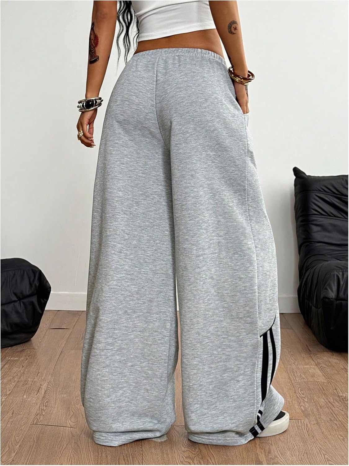 SweatyRocks Women's Wide Leg Baggy Sweatpants High Waisted Low Rise Lounge Joggers Sweat Pants with Pockets - Image 3