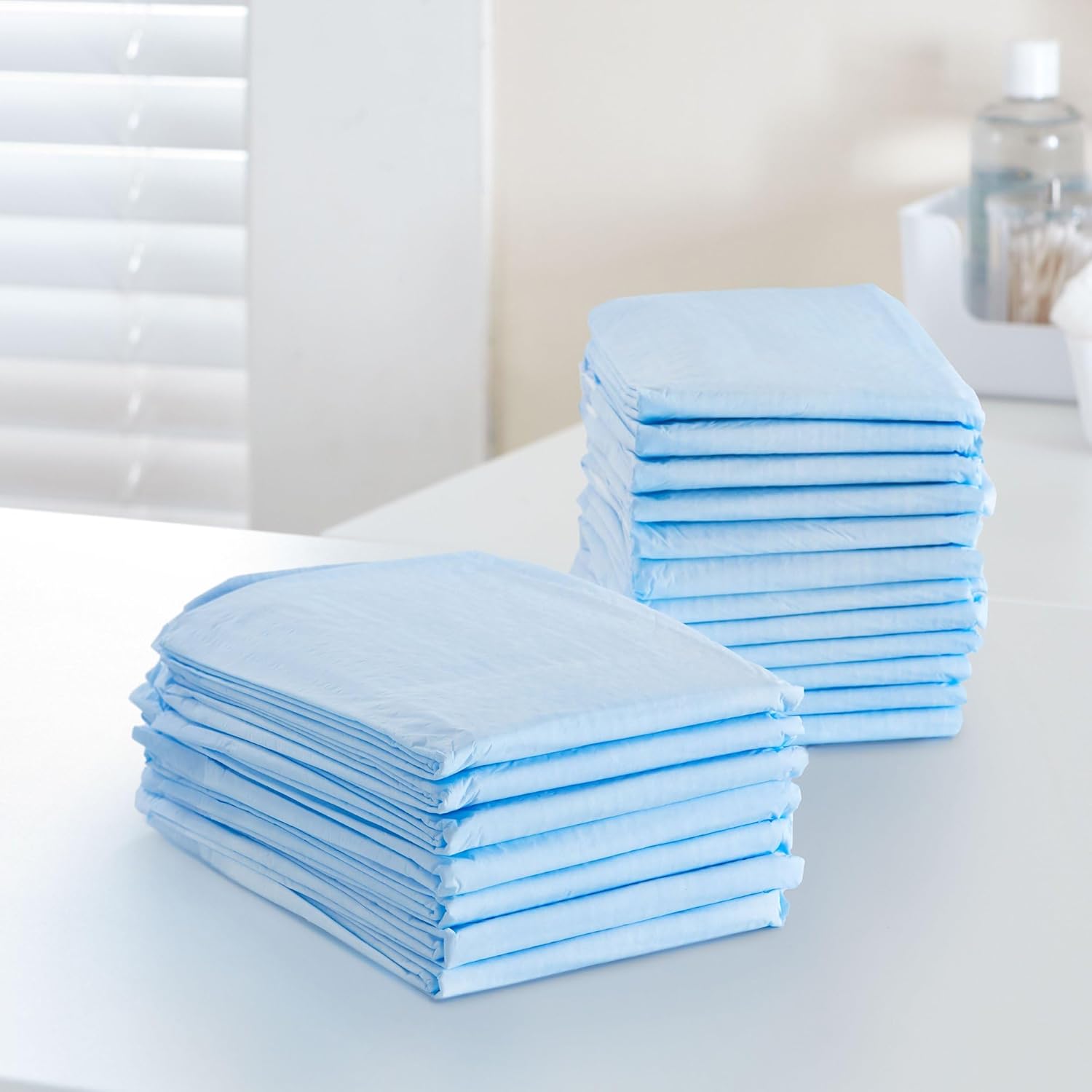 McKesson Underpads Disposable Bed Pads 23" x 36" [150 Count], Light Absorbency, Fluff Incontinence Chux Pads for Adults, Elderly, and Baby, Pee Pads
