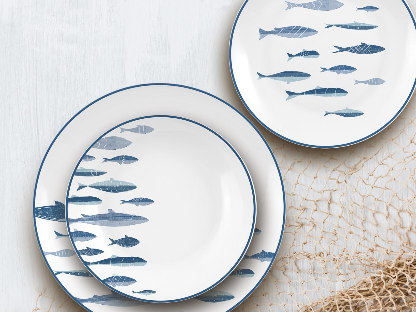 H&H, servizio tavola 18 pezzi Atlantic, forma coupe, in pocellana, bianco, decoro pesci, lavabile in lavastoviglie