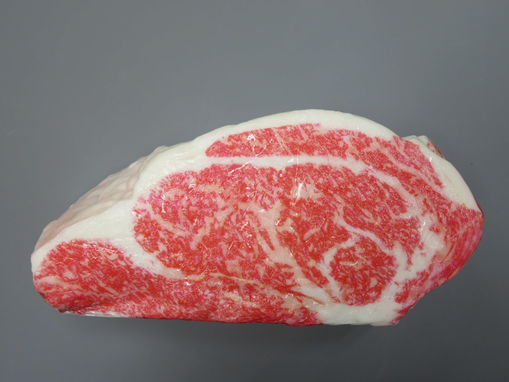 Amazon.co.jp: 食品サンプル 牛肉 生肉の塊 ブロック肉 : おもちゃ