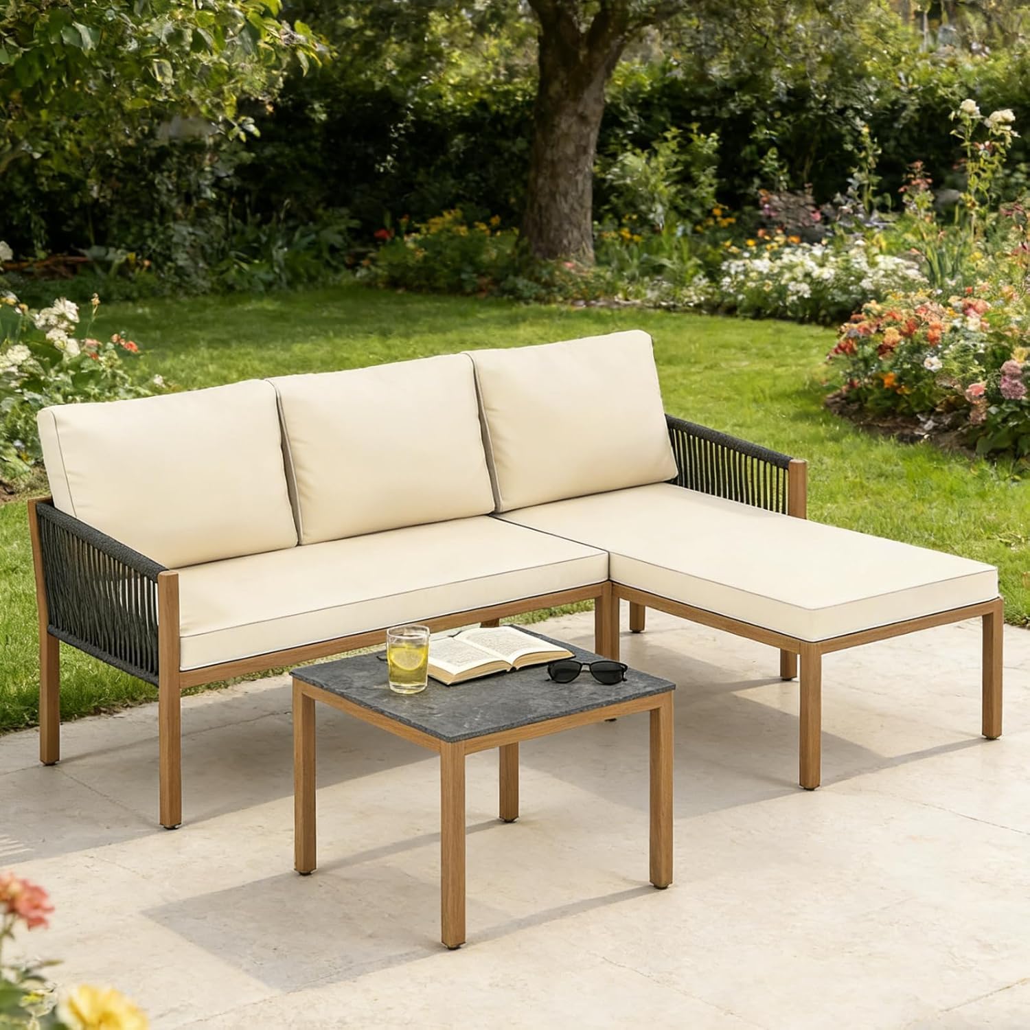 LIFEZEAL Salottino da Gardino Esterno 3 Pezzi, Set di Mobili con Divano Angolare, Tavolino da Caffè e Comodi Cuscini, per 3/4 Persone, per Terrazzo, Patio e Bordo Piscina (Beige)