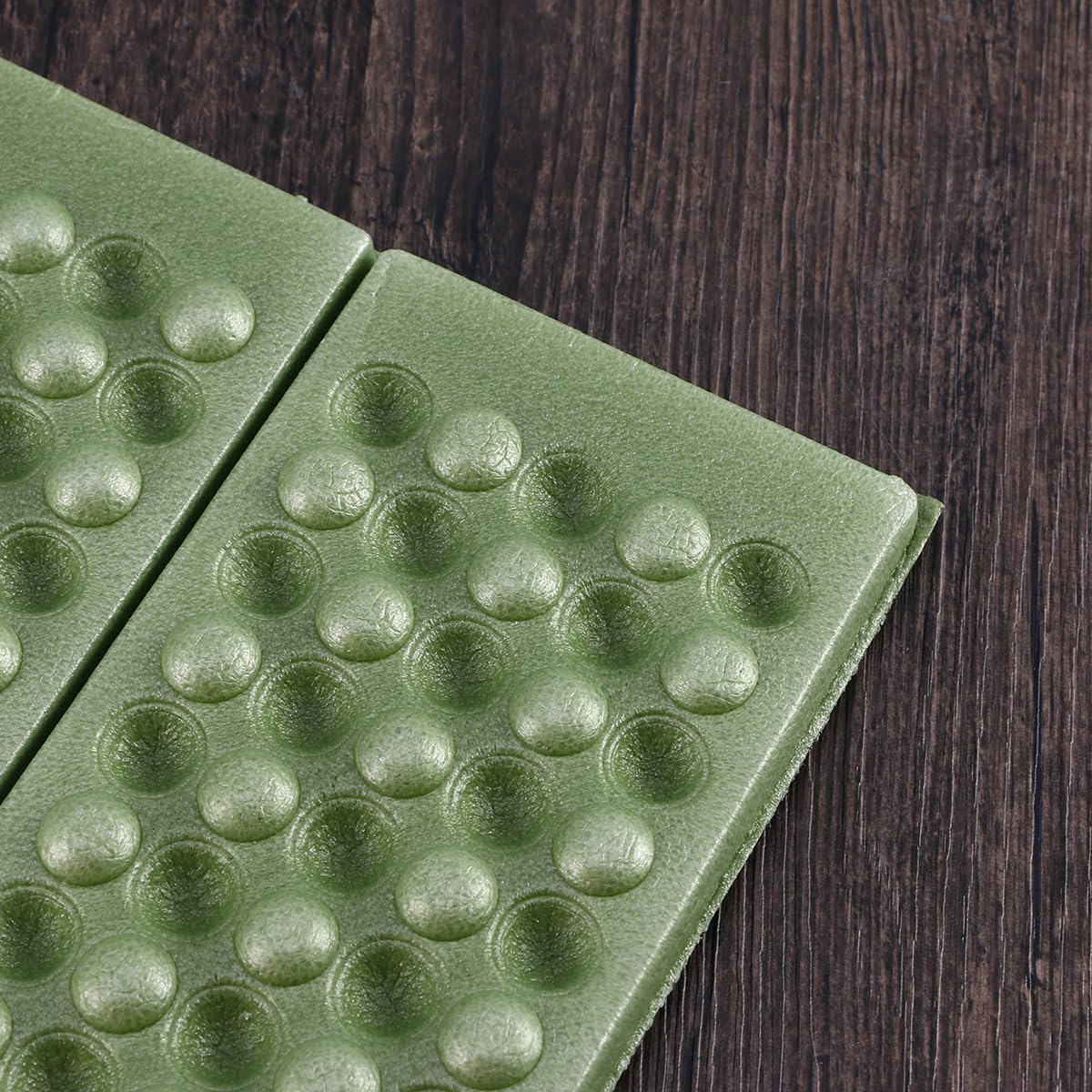 Sosoport 4PCS Waterproof Folding Xpe Pads Mat for Camping and Picnics Heat and Cold Resistant Cushion with Storage Bag Ideal for Outdoor Activities (Green)