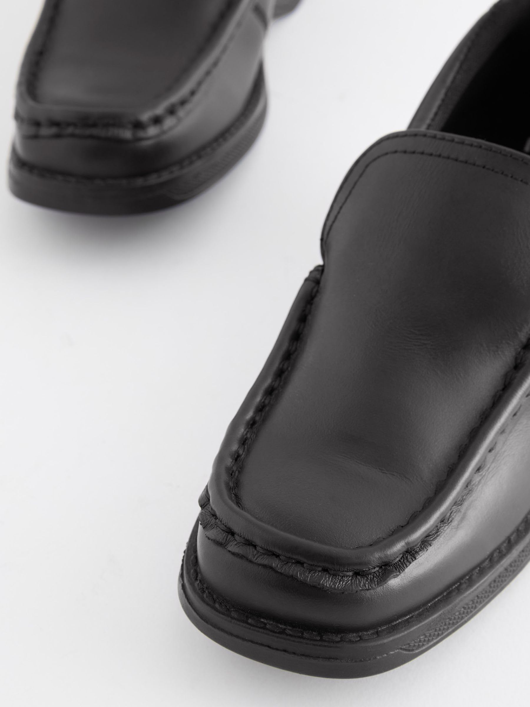 NEXT Niños Mocasines Escolares de Cuero