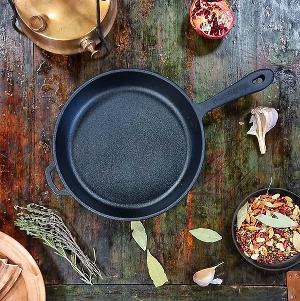 Sartén de Hierro Fundido Ø22 cm – Apta para Inducción, Horno y BBQ – Sin PFAS – Sartén con Mango Metálico – Resistente – Negra