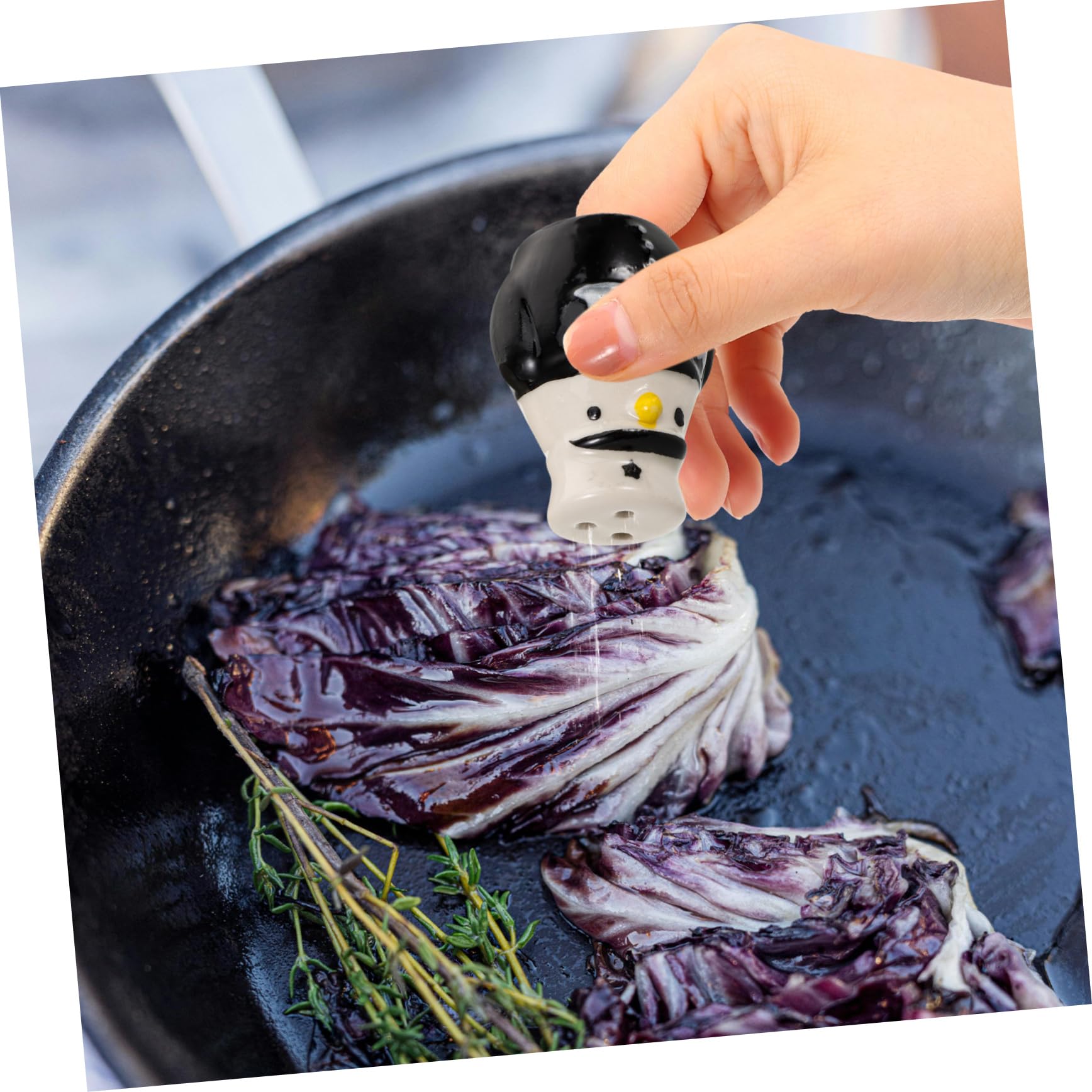 AUTSUPPL 2pcs Ceramic Penguin Shape Salt Pepper Jars Kitchen Condiment Bottles for Seasoning Salt Pepper Shakers