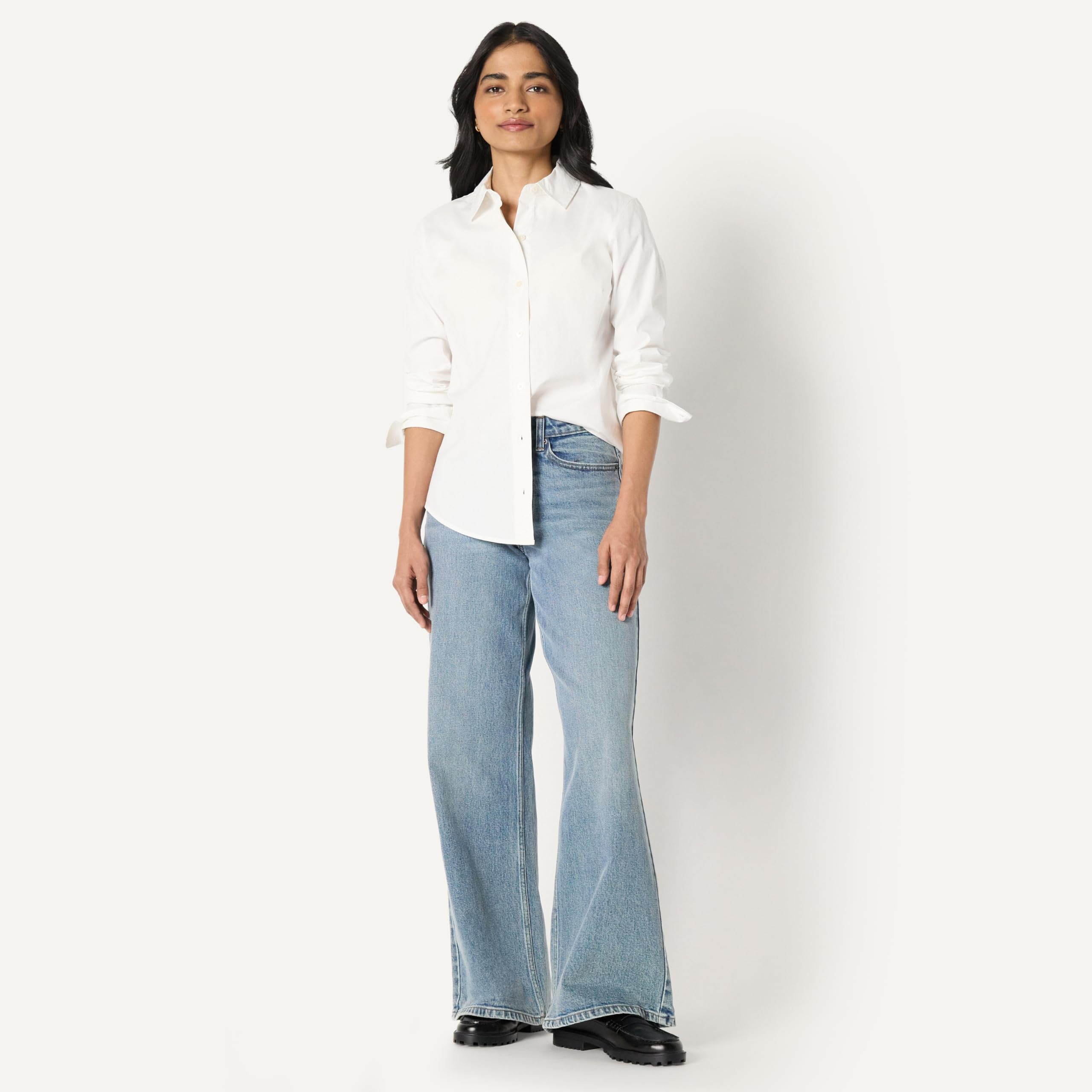 Amazon Essentials Chemise Habillée et Boutonnée en Popeline Extensible Femme