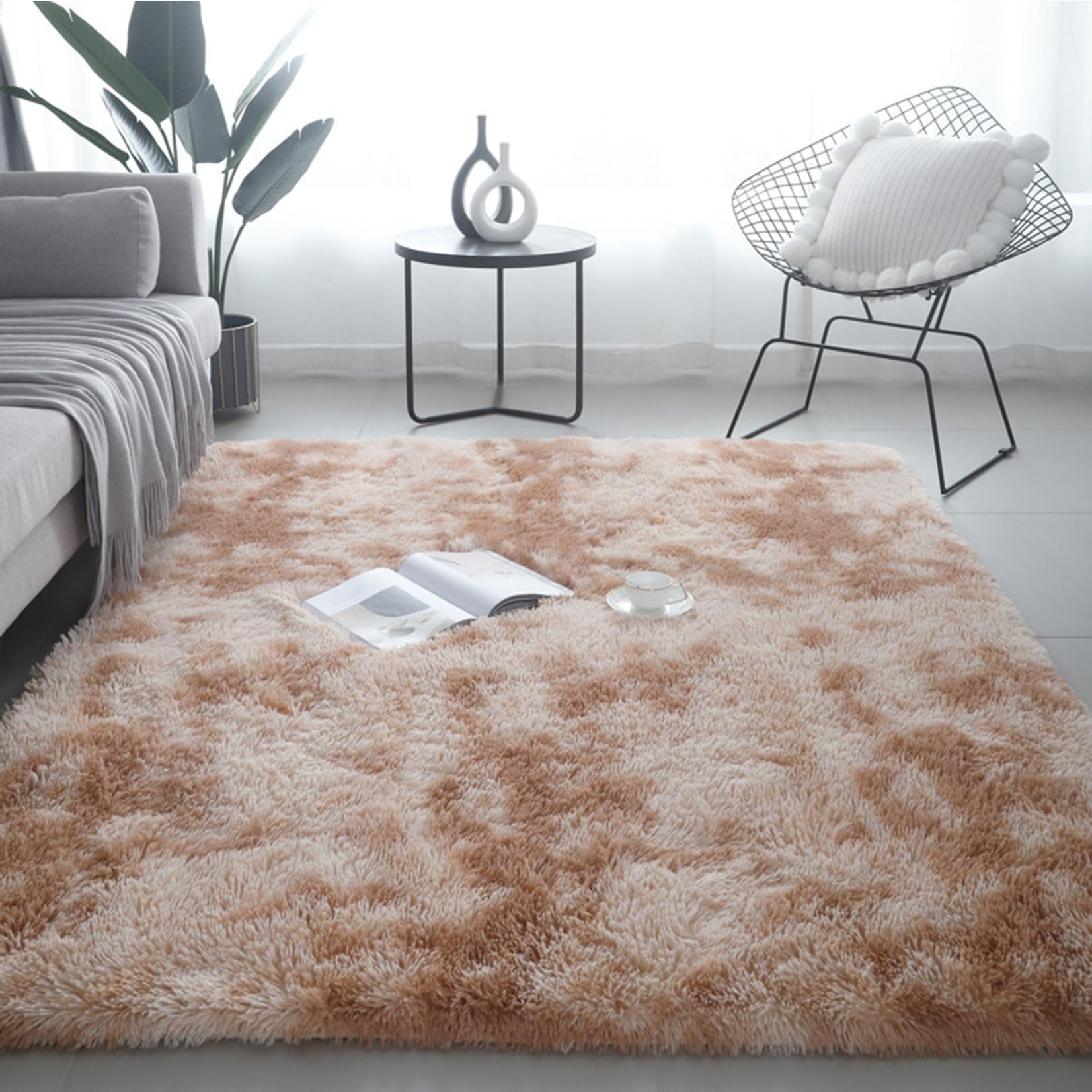 Tapis moelleux de salon lavable et résistant pour limiter le froid au sol