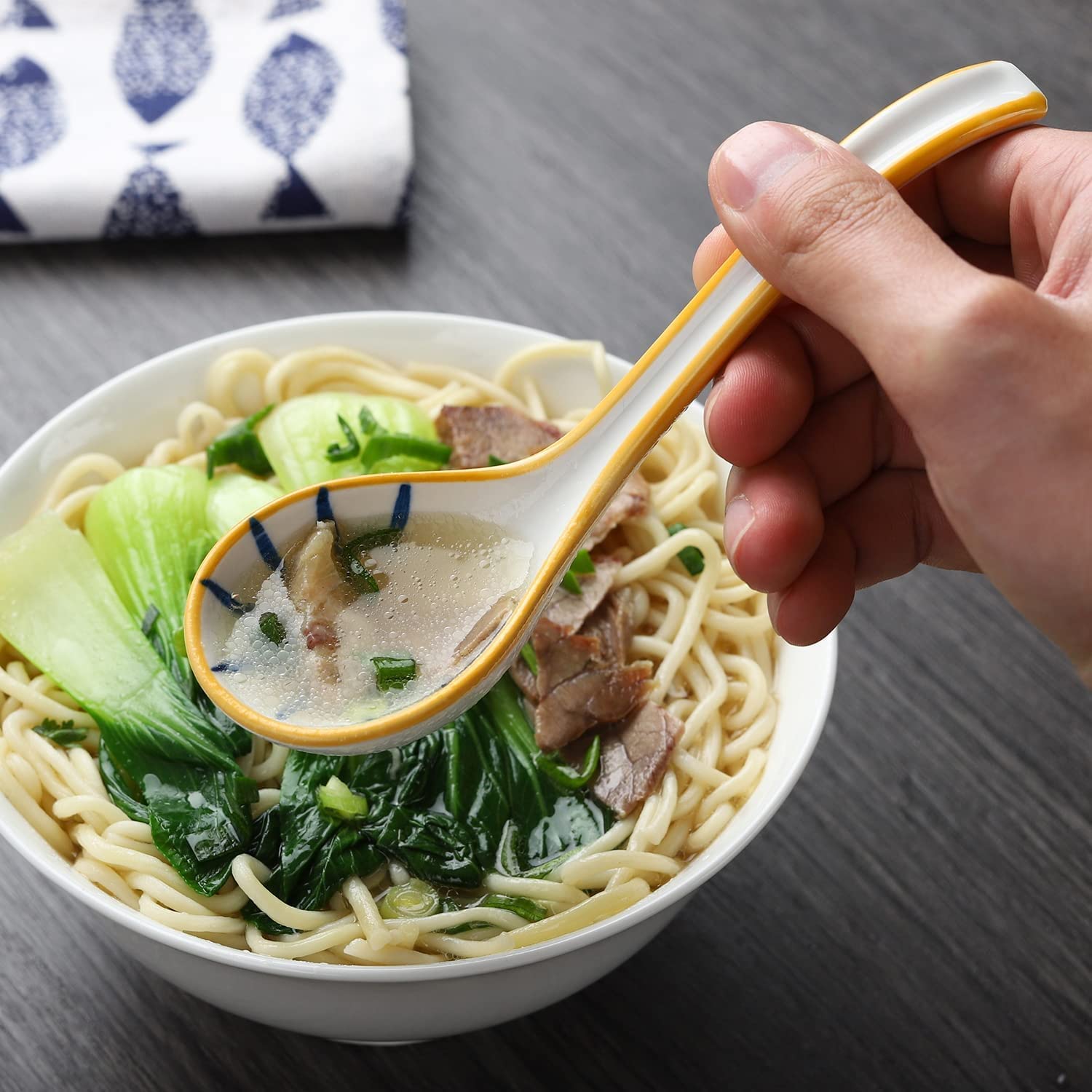 Japońskie łyżki do zupy - łyżki do zupy z długim uchwytem do pho, ramen, makaronu, wontonu, pierogów i ryżu -