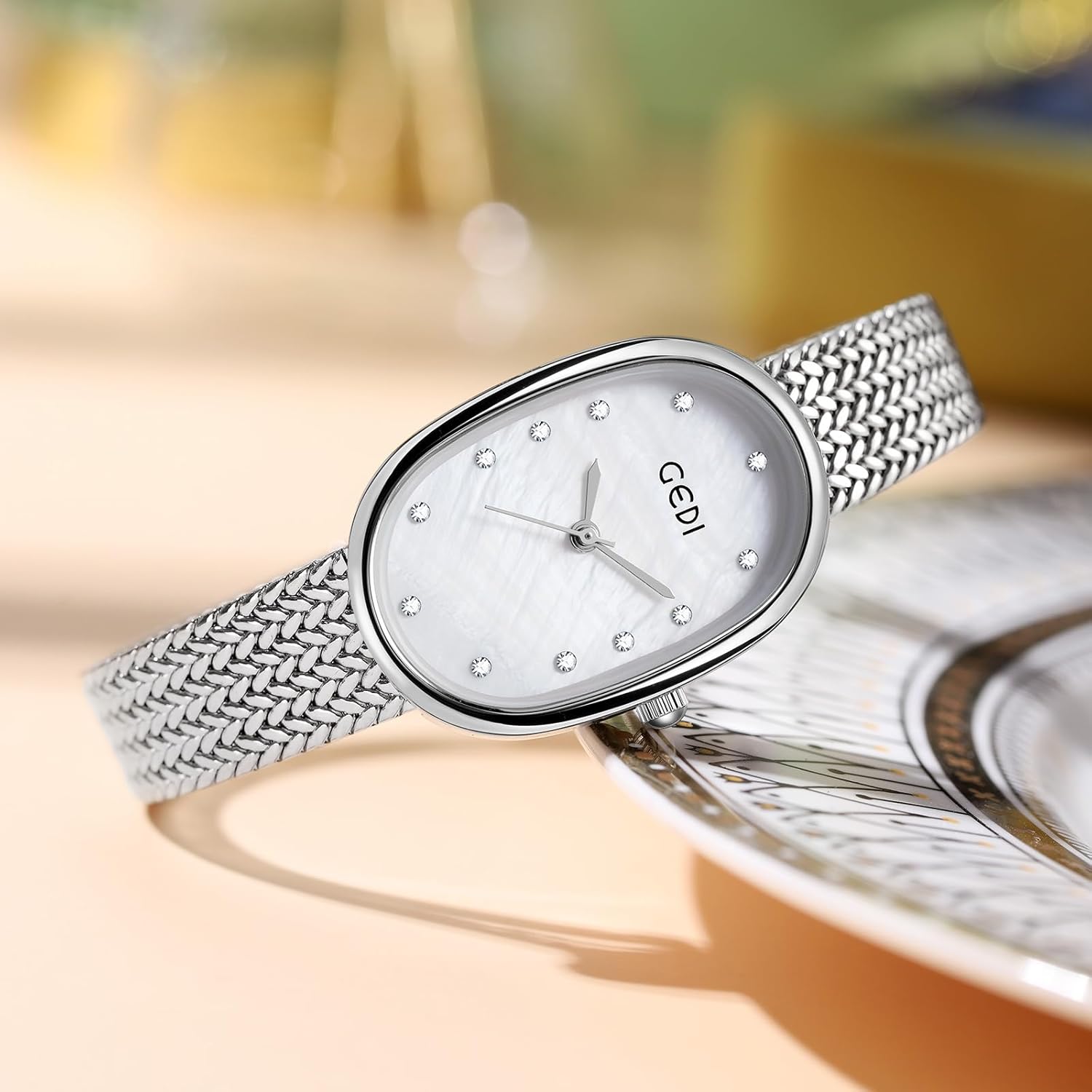 TOOCAT Fashion Elegant Women's Quartz Watch,Oval Dial, Mother-of-Pearl Face, Slim Minimalist Design, Adjustable Stainless Steel Mesh Band，Waterproof Quartz Wristwatch for Female Student - Image 4