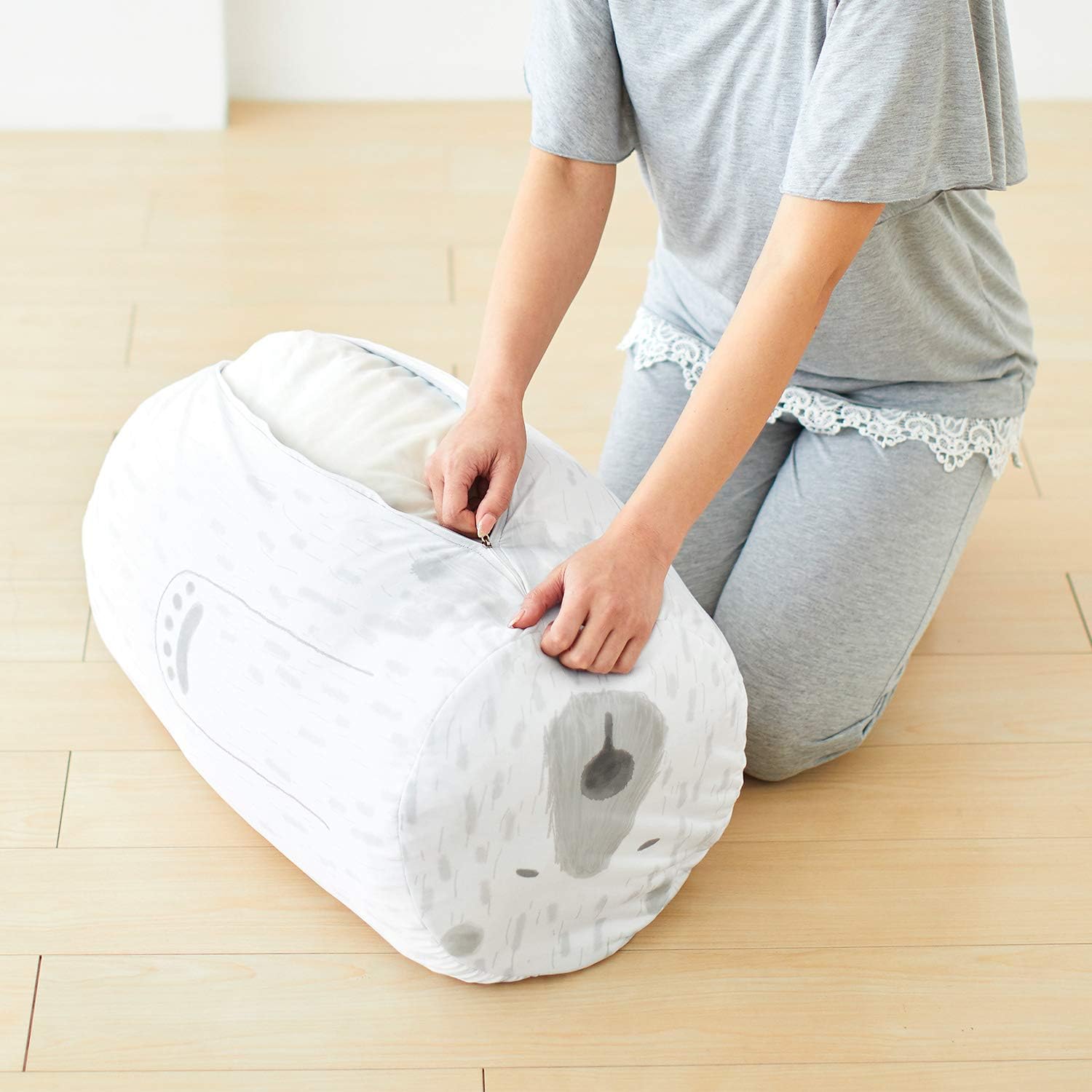 Amazon Co Jp 東洋ケース ひんやりグッズ 約f350 D600mm 接触冷感 ひんやり おふとん収納クッション しろくま Cool Ofc 01 ホーム キッチン