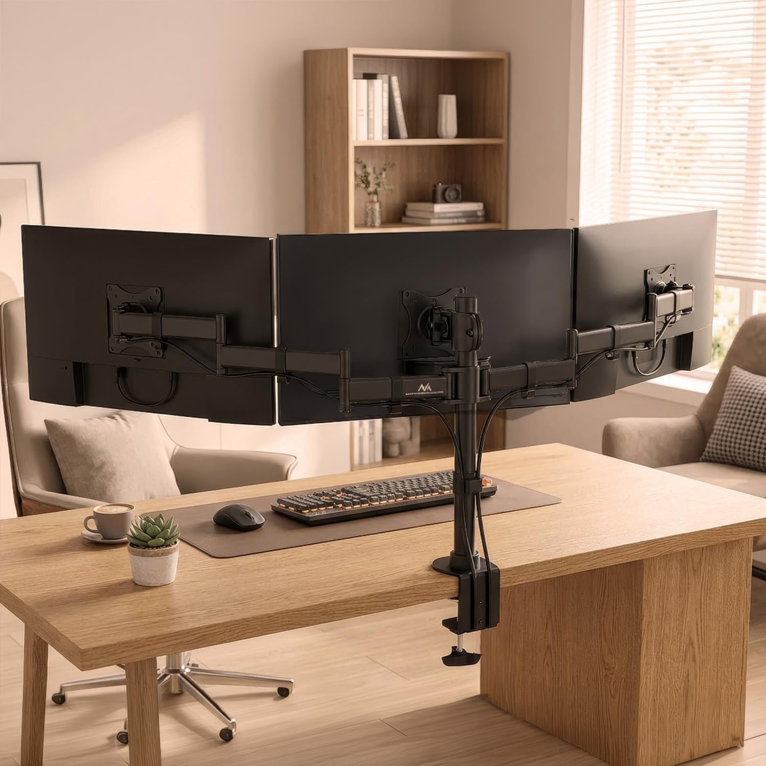 Maclean MC-691 Support de Bureau pour 3 écrans LCD 13"-27" 3x8kg VESA 75x75 100x100 (MC-691)