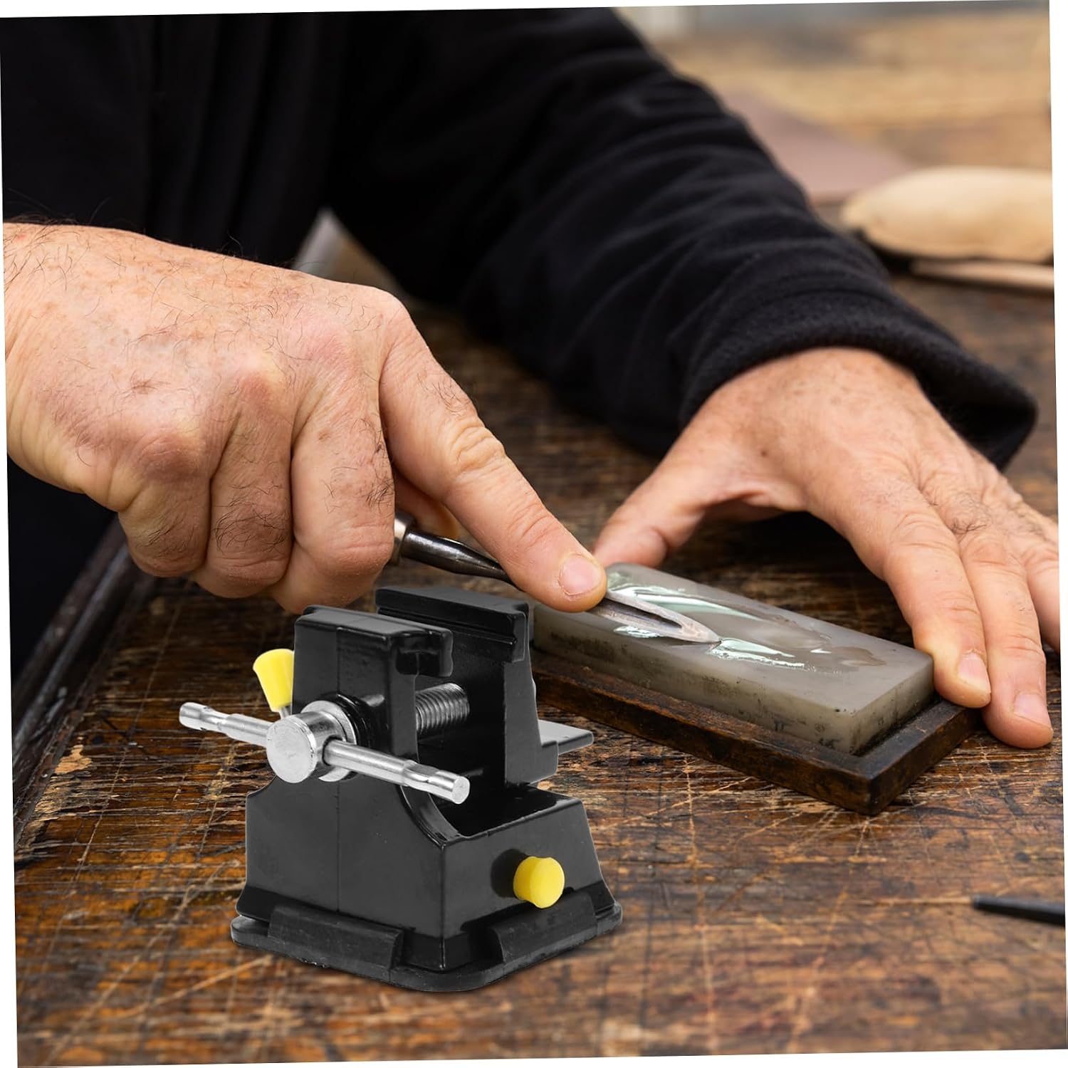 jojofuny 1pc Mini Tabletop Bench Vice Base Compact Vise Clamp for Jewelry Making Fine Carving and Crafts Lightweight Design for Easy Use and Storage