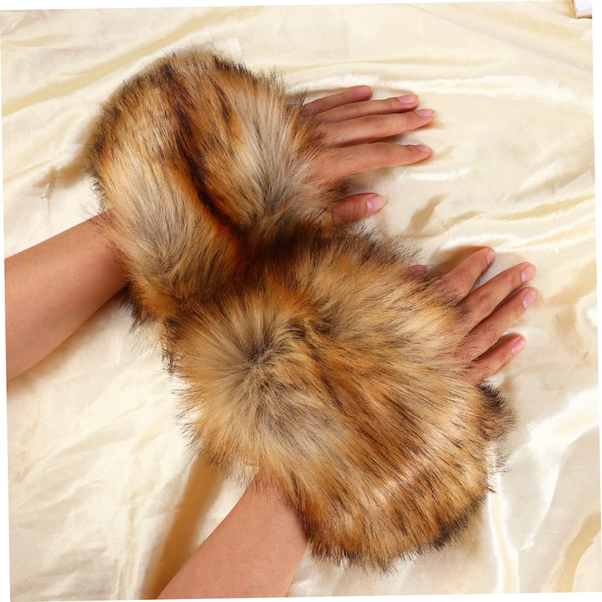 1Pair Faux Fur Cuff Bands for Women Elastic Arm Warmers for Costumes Parties Daily Wear Wrist Cover for Cold Weather Fashion Decor