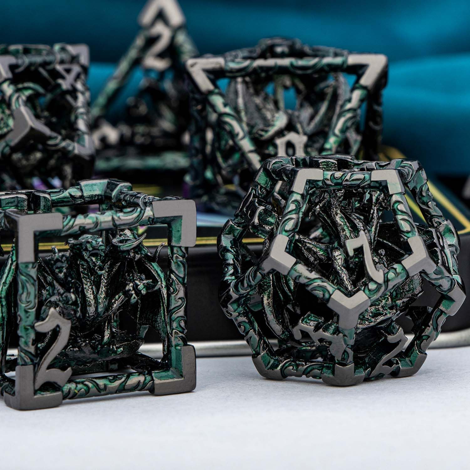 ARUOHHA Hollow DND Dice Set Black Green 5-Headed Dragons D and D Dice with Gift Box, RPG Role Playing Games 7PCS Metal Dungeons Polyhedral Dice Set D20 D12 D10 D8 D6 D4