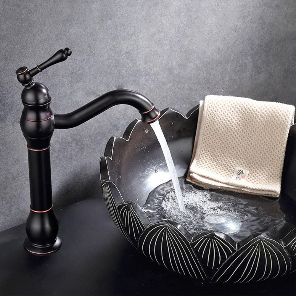 Robinet de lavabo en laiton pour une salle de bain rétro et chaleureuse au quotidien